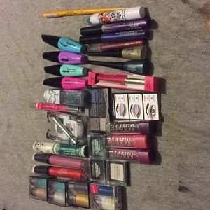 28 makeup bundle with free gift